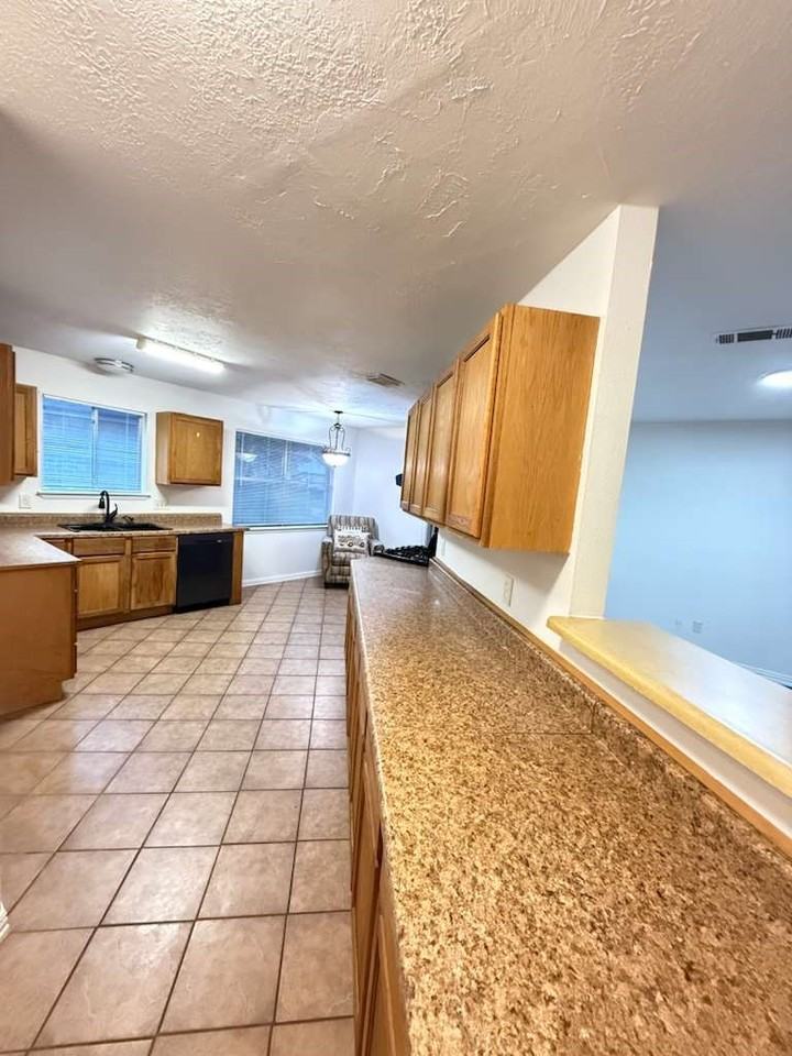 22119 Manor Estates Drive #22119 - Photo 7 of 19