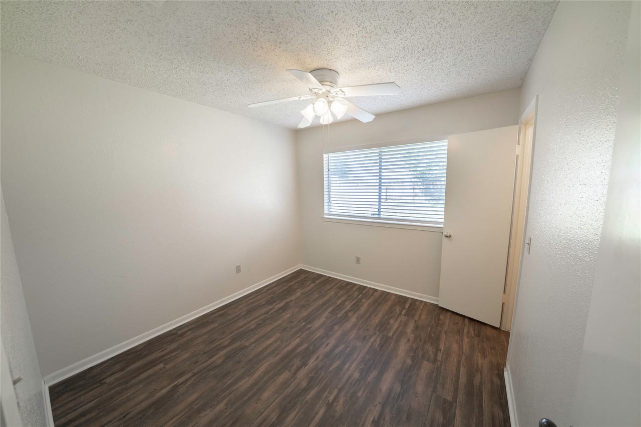 22714 Brafferton Lane #22714 - Photo 3 of 18