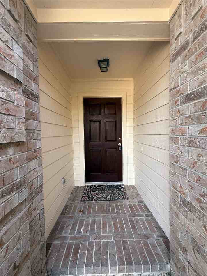 21027 Southern Colony Court #21027 - Photo 2 of 12