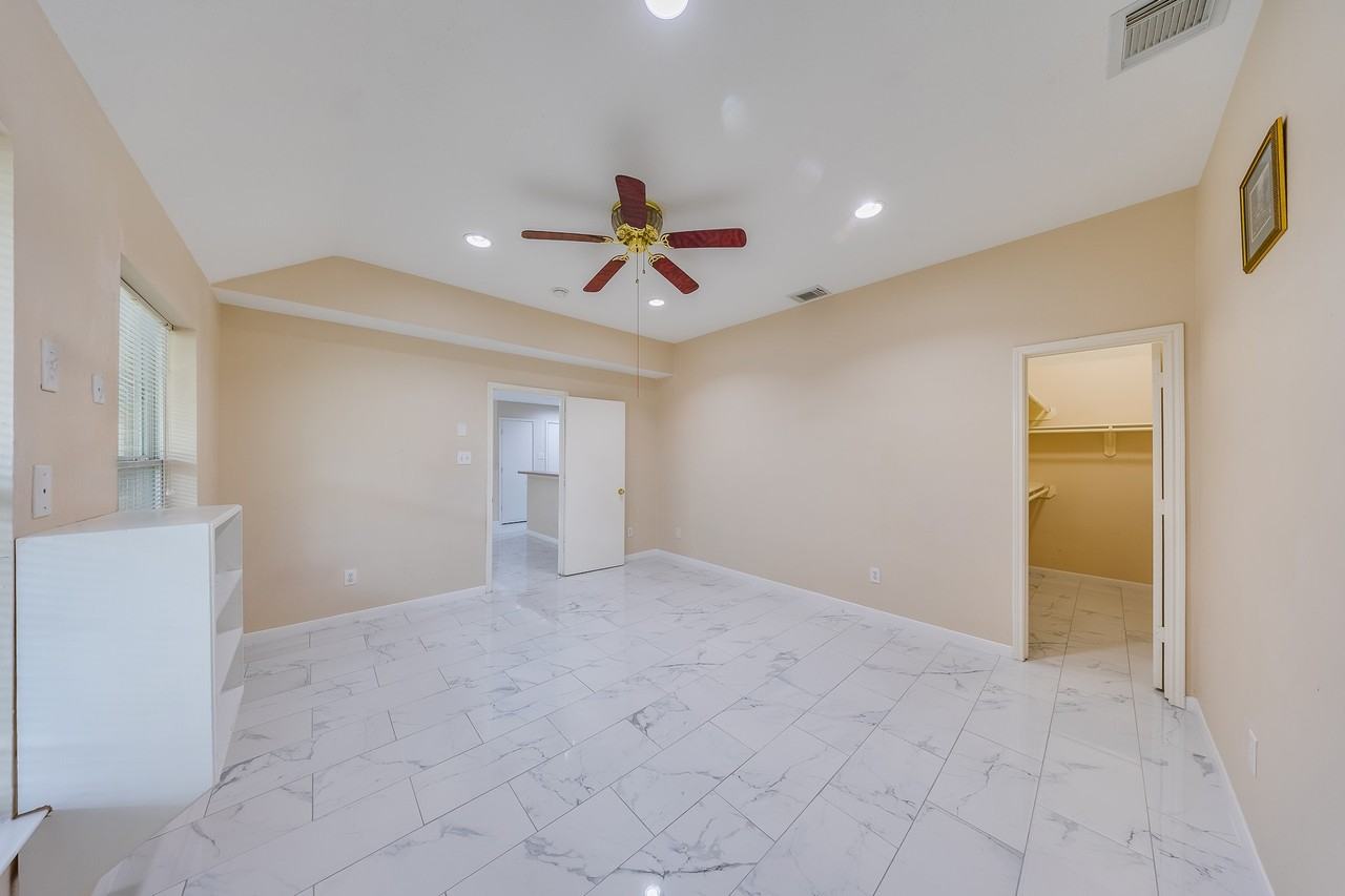 6515 Autumn Thistle Drive #6515 - Photo 4 of 33