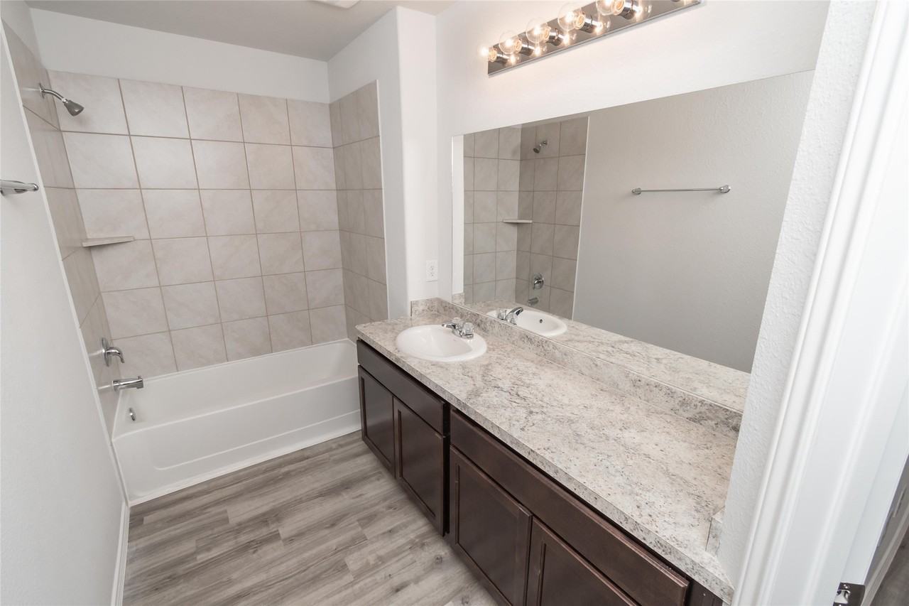 18543 Queenborough Creek Road #18543 - Photo 4 of 16