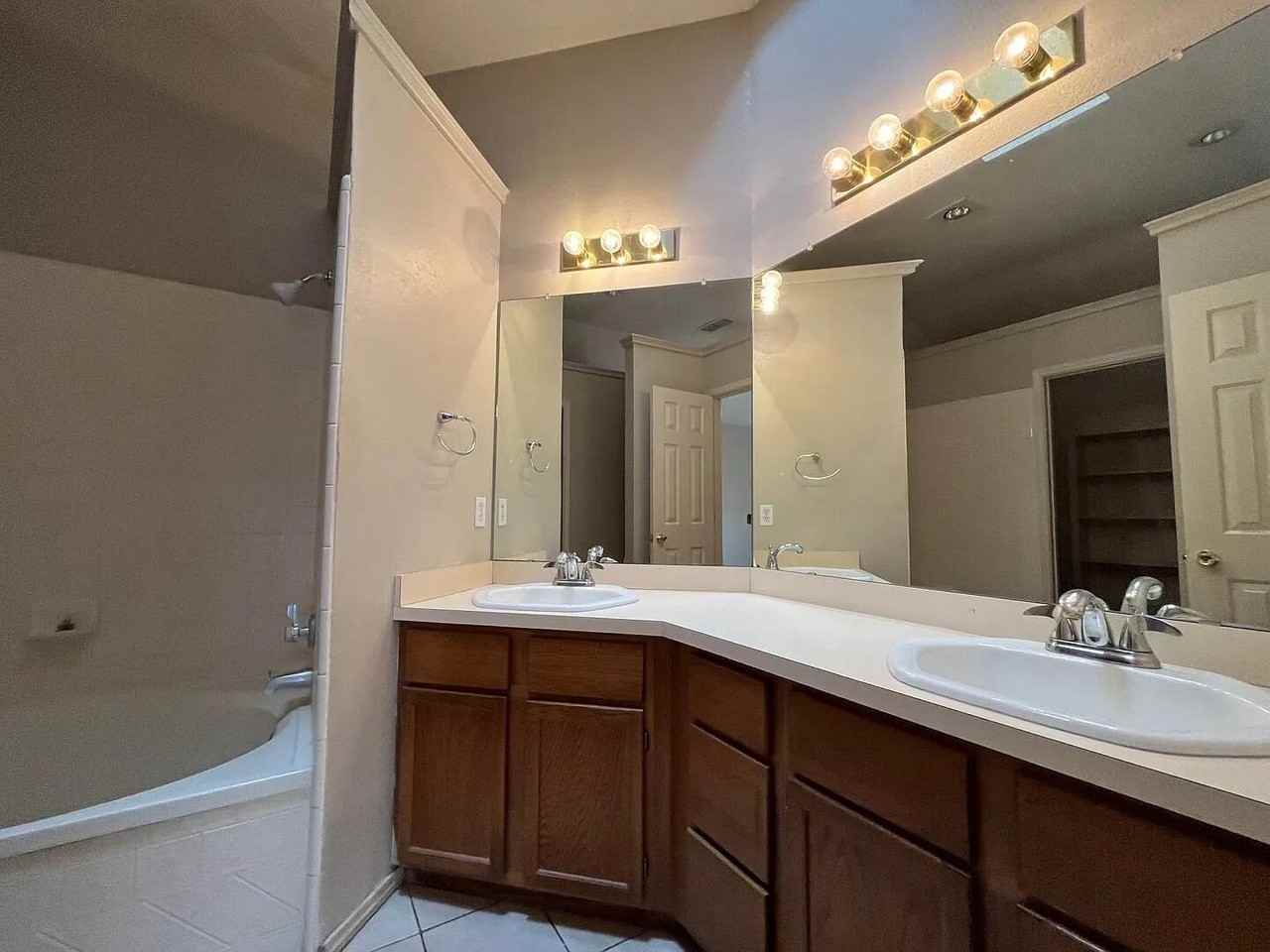 6113 8th Drive #6113 - Photo 6 of 12