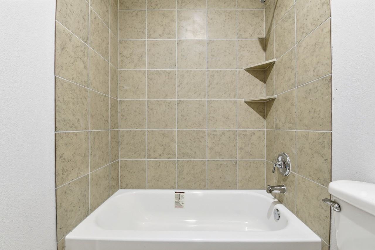 2521 Maple Street #25212521A - Photo 2 of 25