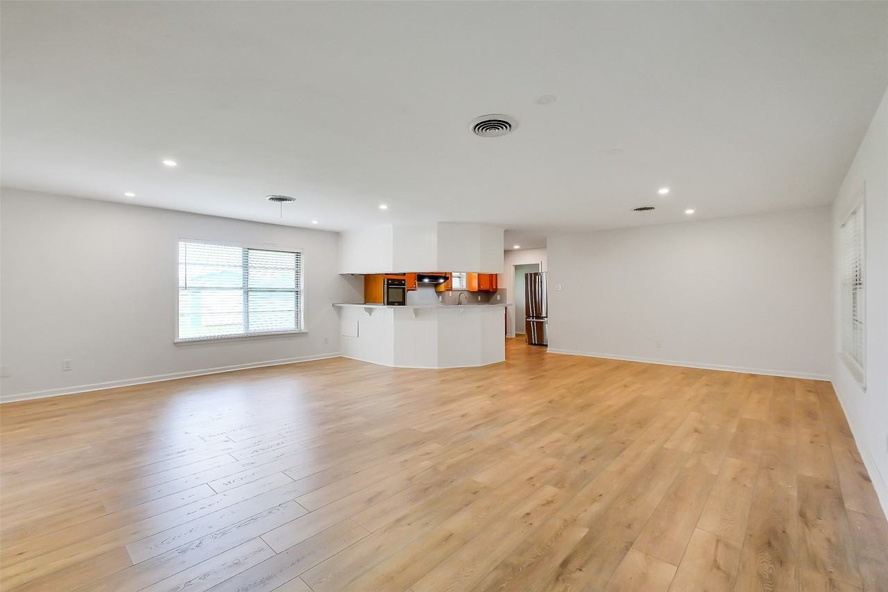 3605 Longherridge Drive #3605 - Photo 3 of 35