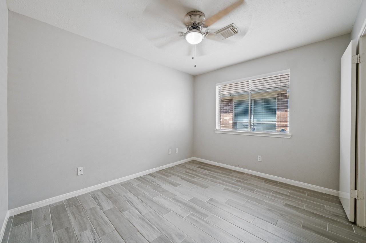 22623 Round Valley Drive #22623 - Photo 2 of 30