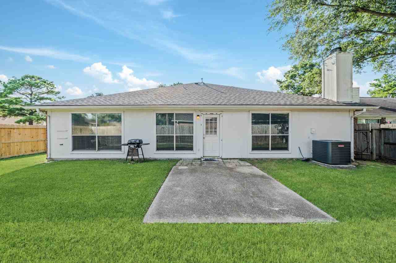 22623 Round Valley Drive #22623 - Photo 4 of 30