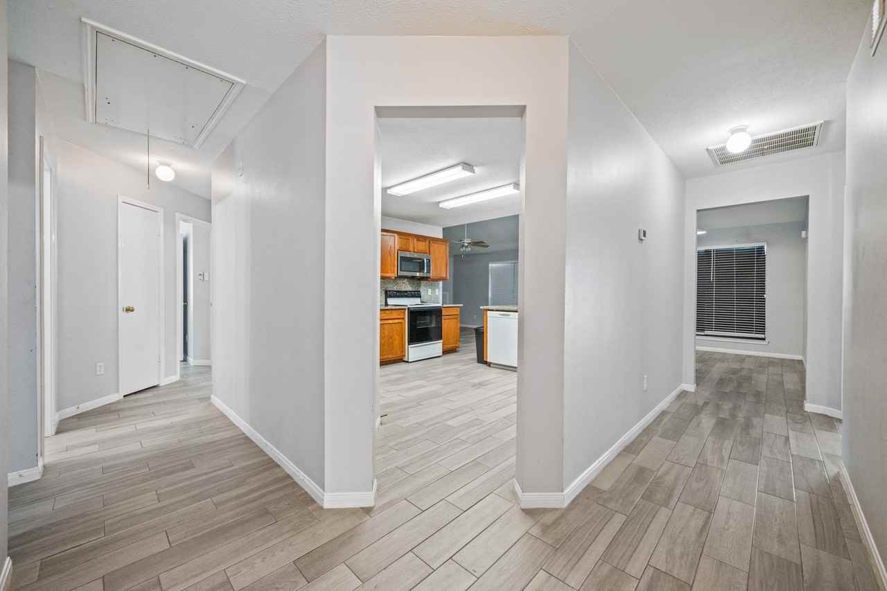 22623 Round Valley Drive #22623 - Photo 6 of 30