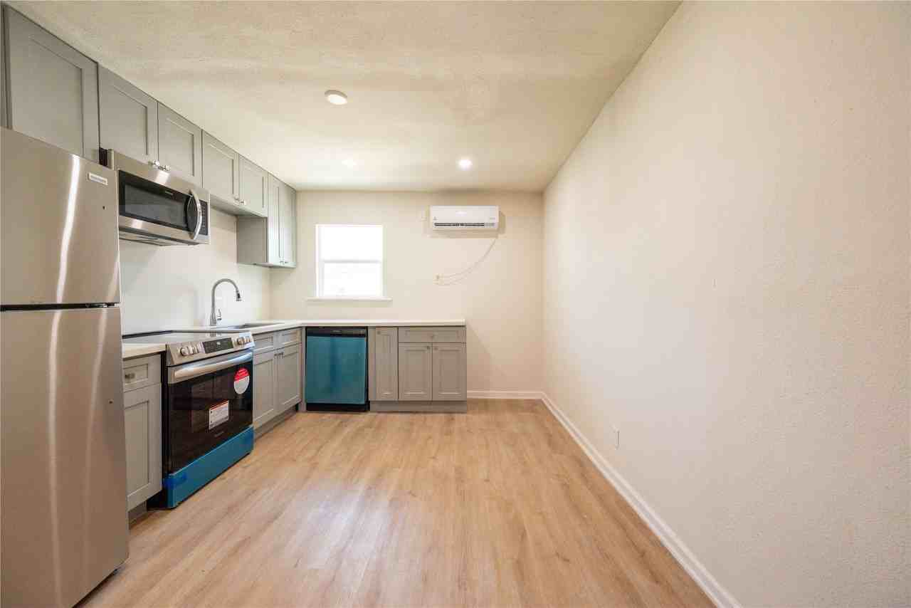 912 Church Street - Avenue F #912-4 - Photo 2 of 19