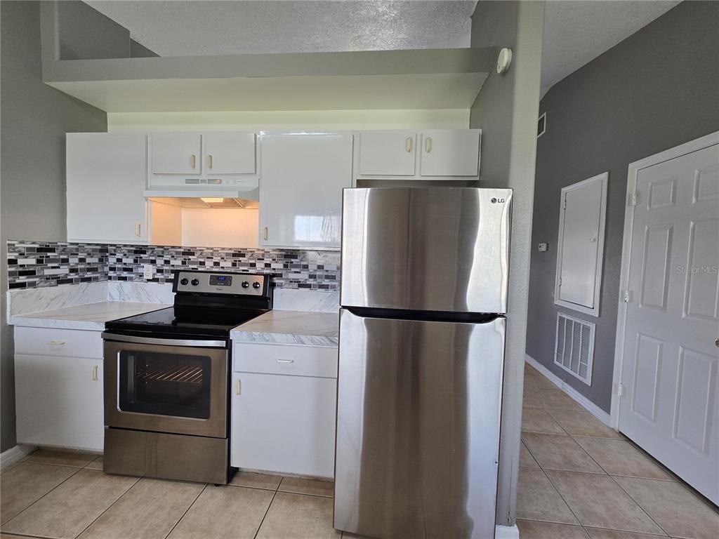 3113 Julia Court #3113 - Photo 3 of 14