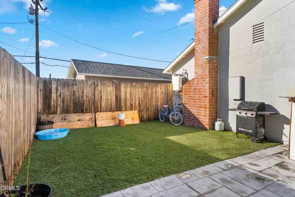 2549 Young Avenue #2549B - Photo 7 of 14