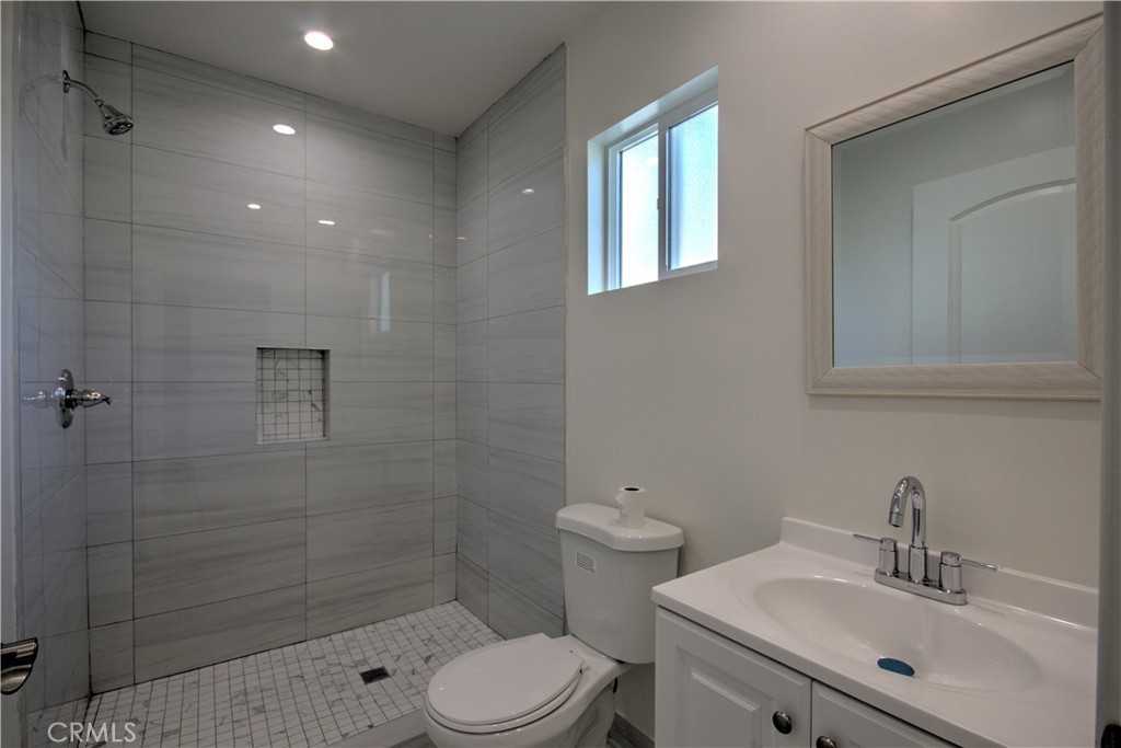 14604 Cohasset Street #14604 - Photo 3 of 5