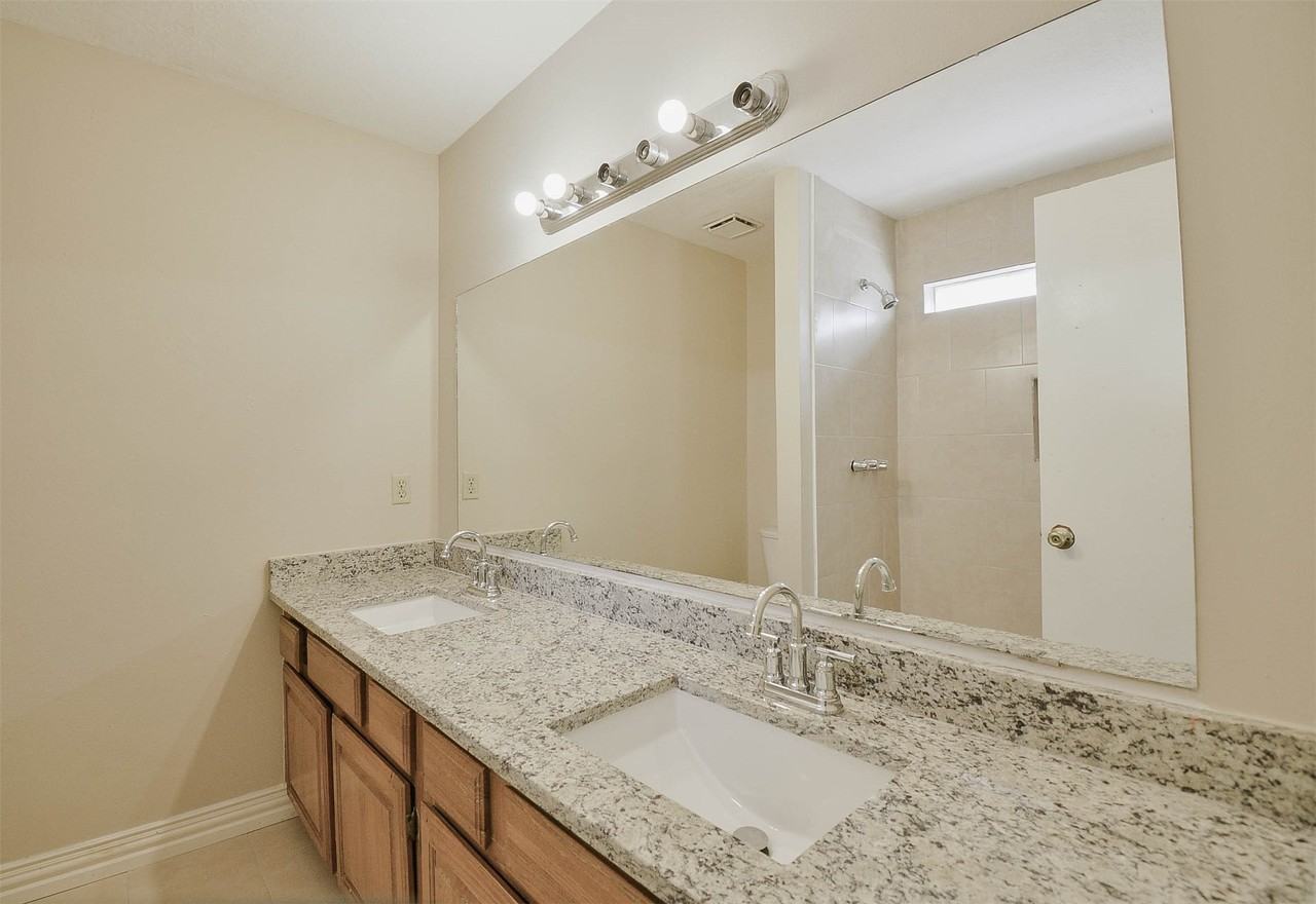 2915 Valley Rose Drive #2915 - Photo 7 of 30