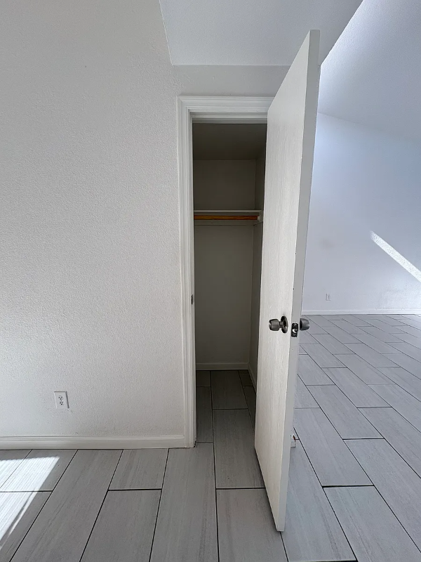 117 East King Road - Photo 4 of 12