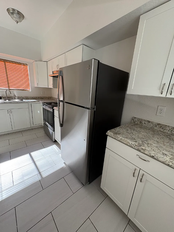 117 East King Road - Photo 6 of 12