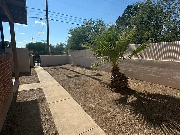 118 North Campbell Avenue - Photo 2 of 13