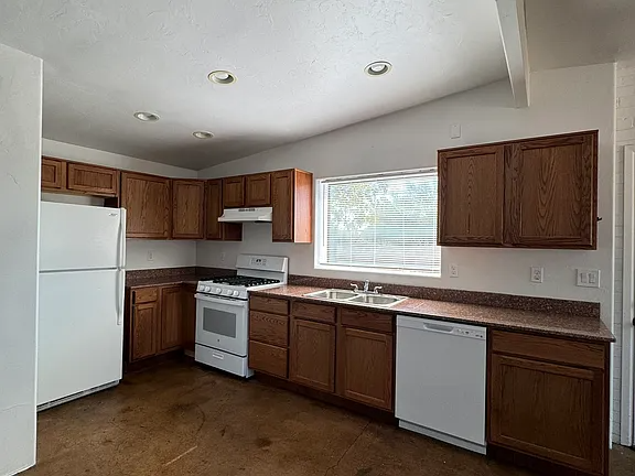 118 North Campbell Avenue - Photo 5 of 13