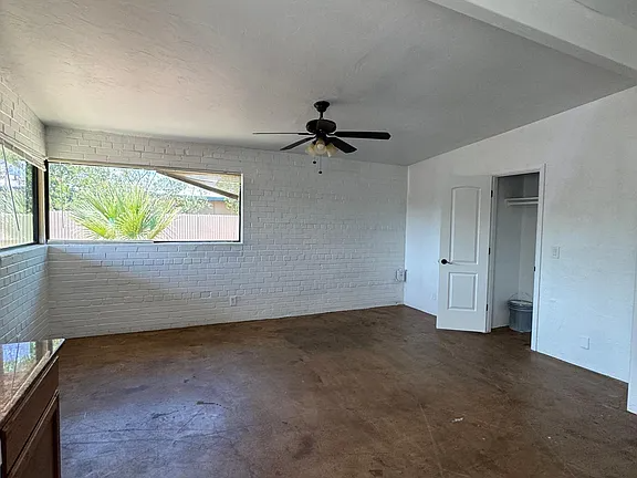 118 North Campbell Avenue - Photo 7 of 13