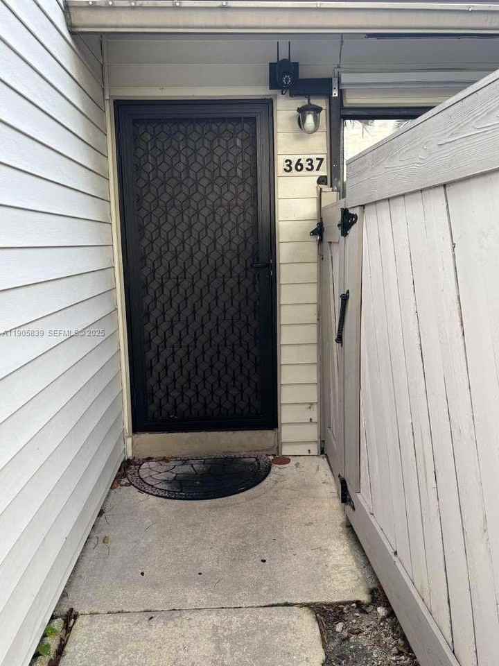 3637 Northwest 99th Avenue #36379B - Photo 3 of 5