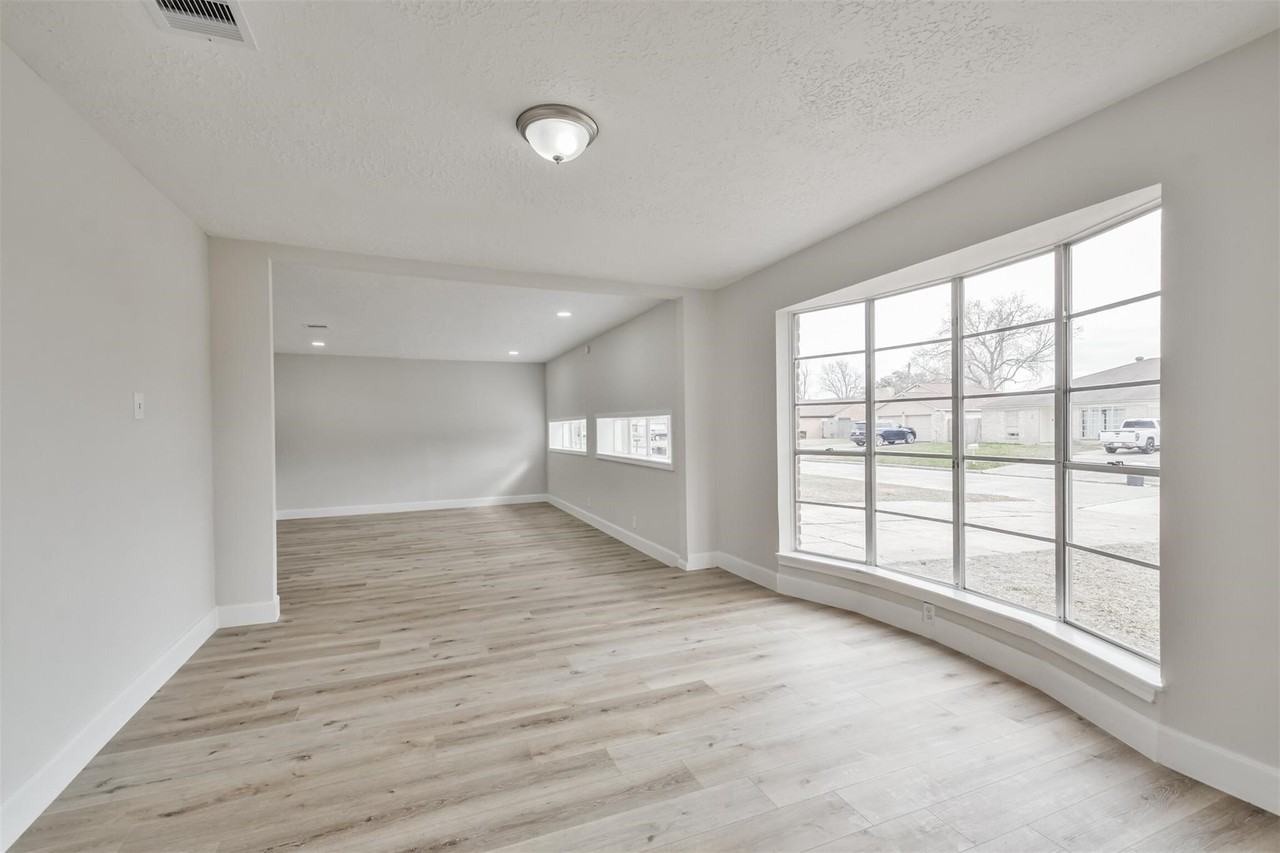 12523 Drifting Winds Drive #12523 - Photo 3 of 31