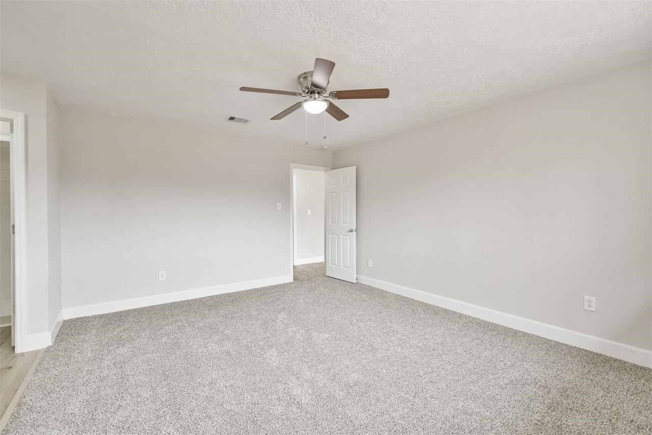 12523 Drifting Winds Drive #12523 - Photo 6 of 31