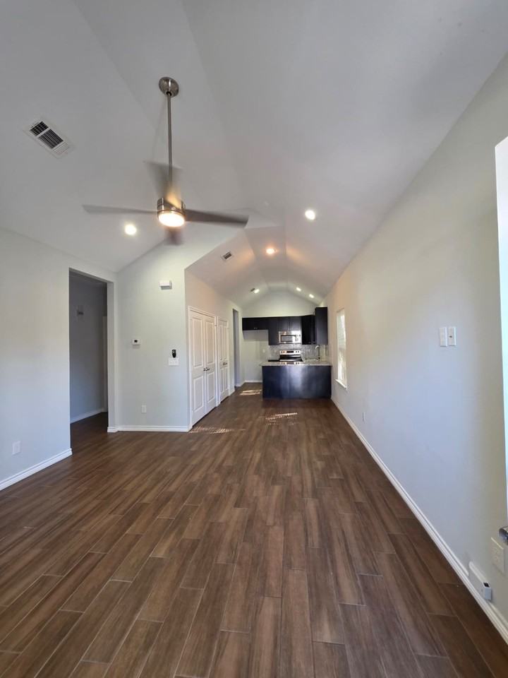 16338 Eastchase #16338 - Photo 5 of 12