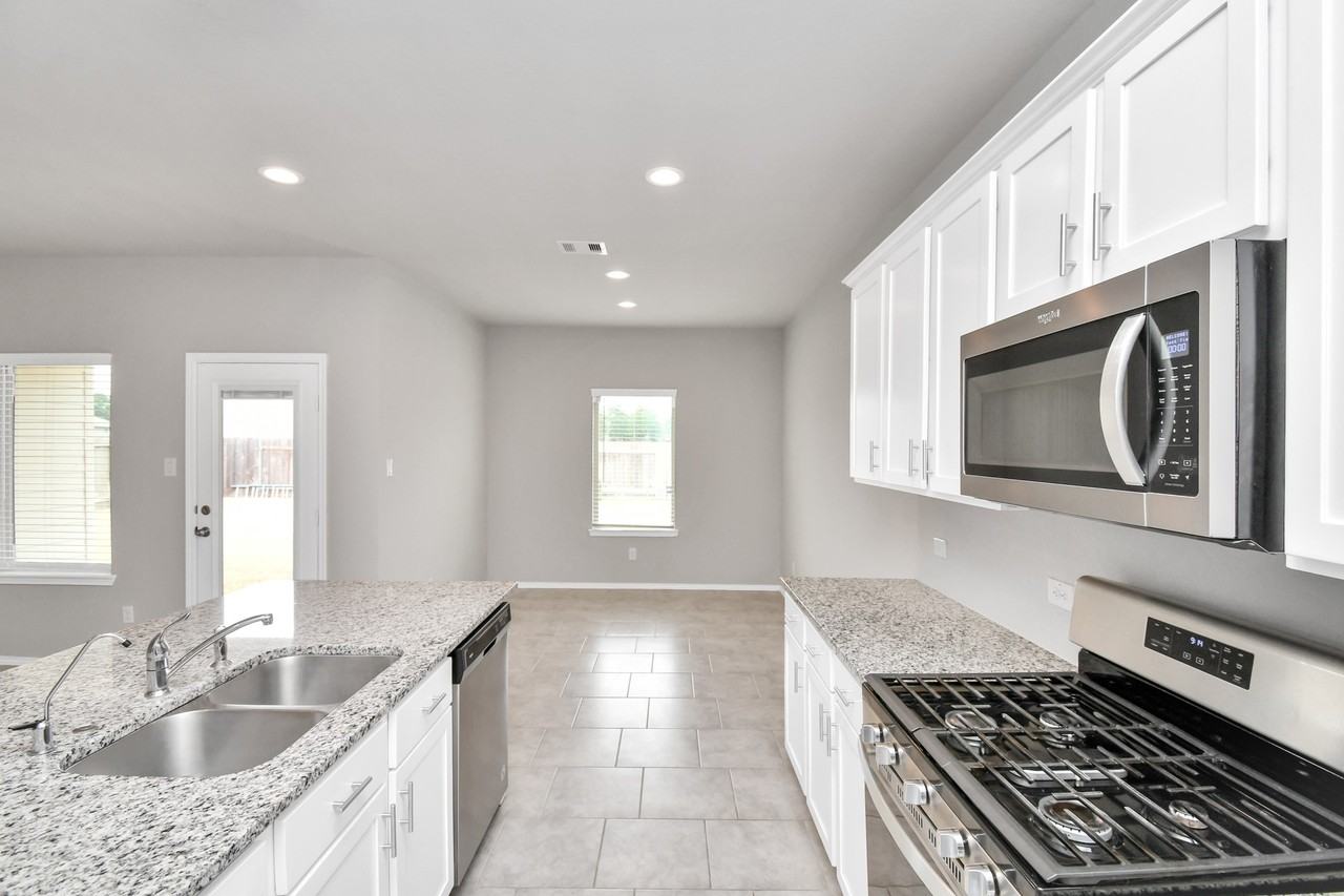 13967 Leigh Lake Ln #13967 - Photo 5 of 32