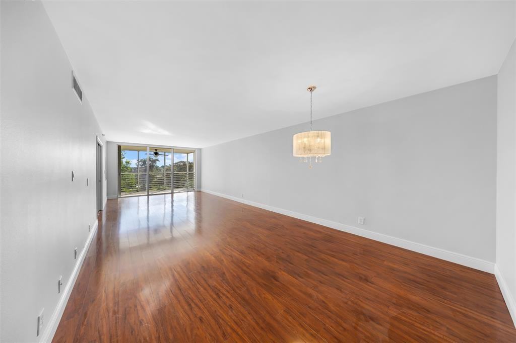 3520 Oaks Way #3520-406 - Photo 2 of 32