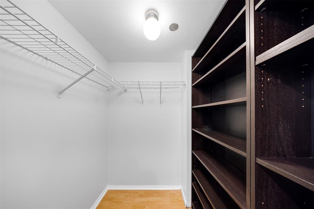 3520 Oaks Way #3520-406 - Photo 7 of 32