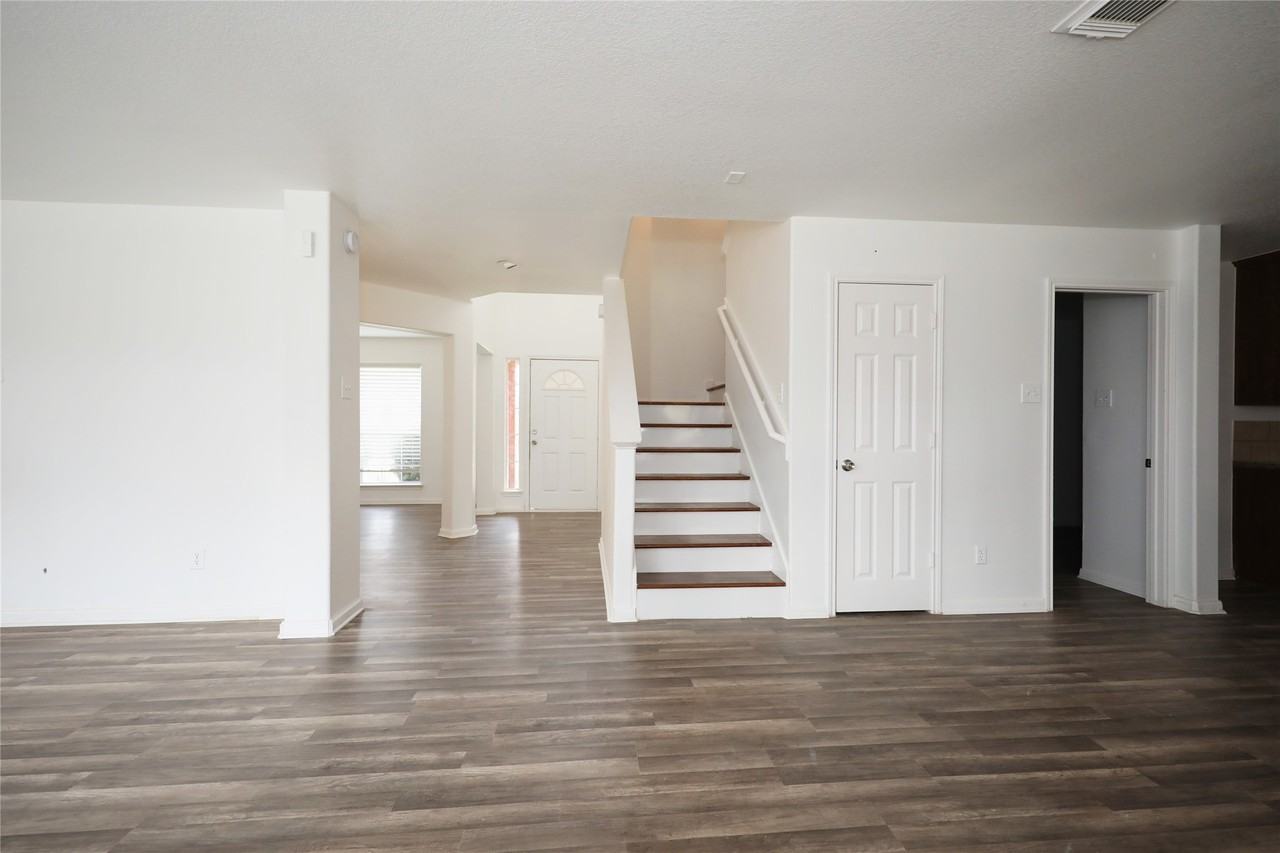 3802 Harris Mills Drive #3802 - Photo 7 of 27