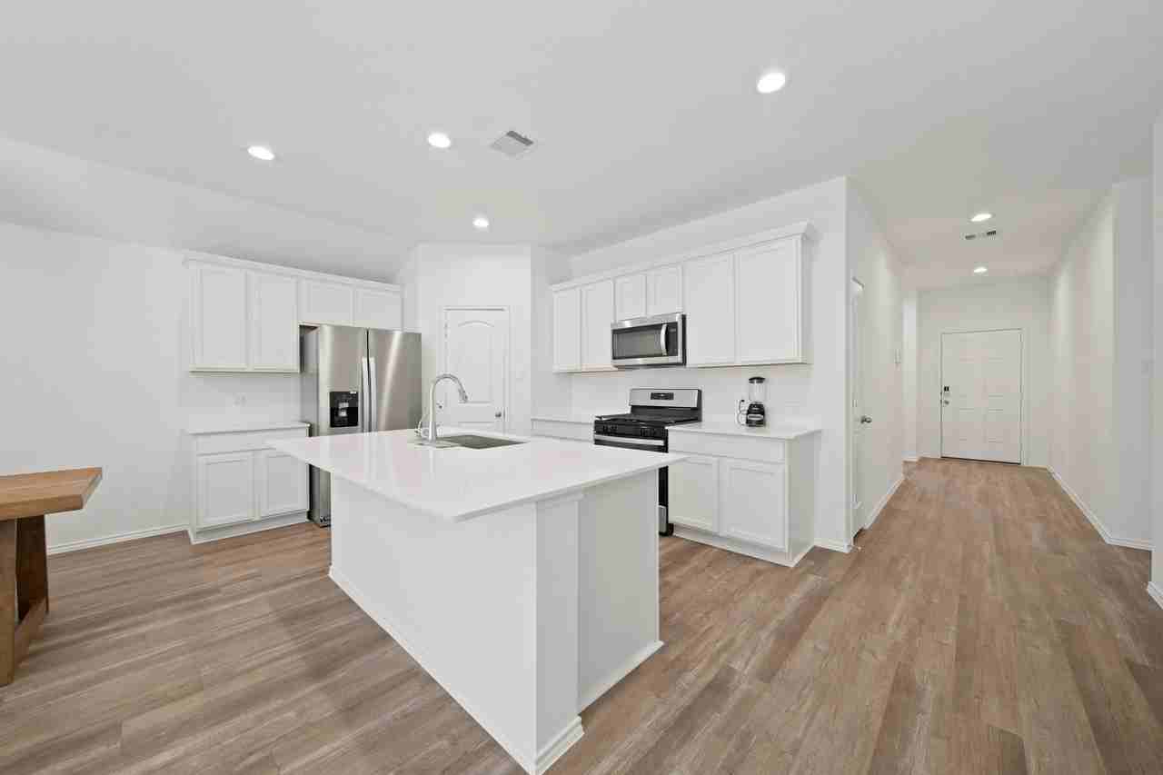 210 Bella Way #210 - Photo 6 of 32