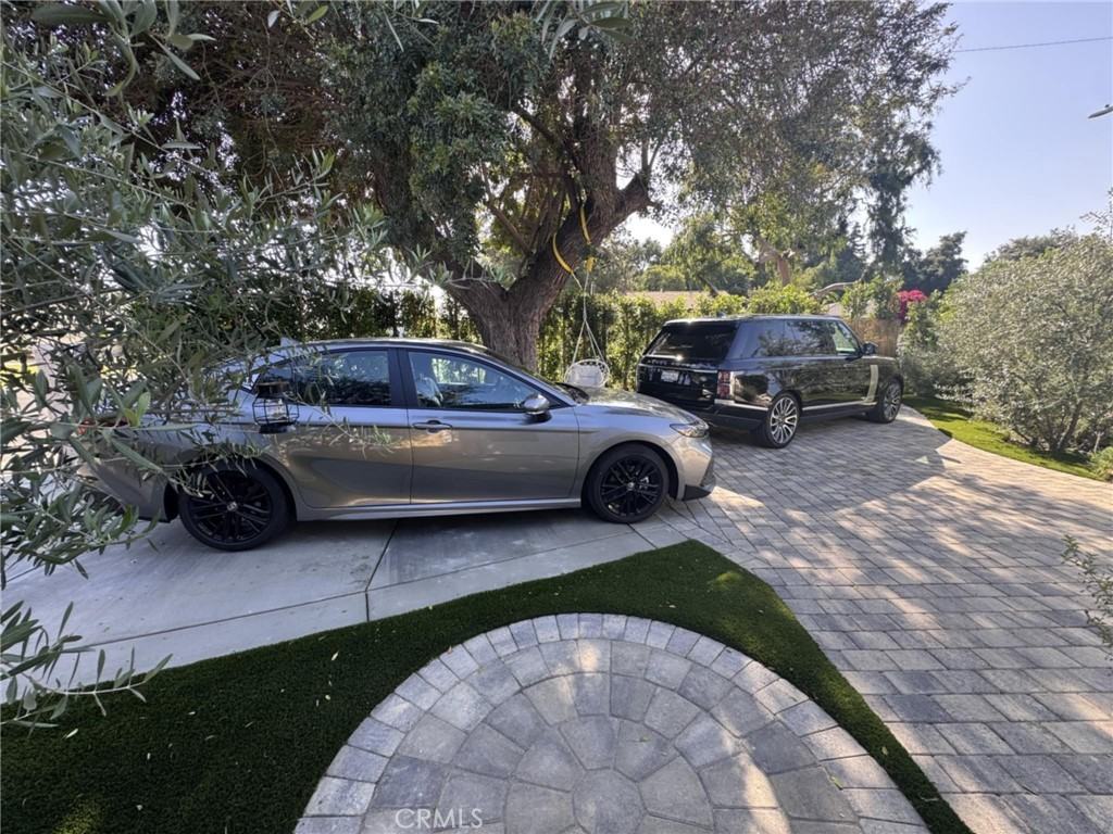 524 South Astell Avenue #524 - Photo 7 of 38