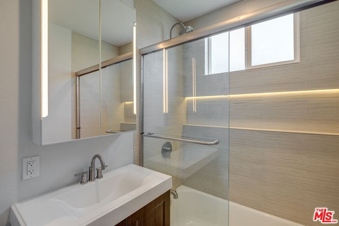 4136 Grand View Boulevard #4136-3 - Photo 7 of 13