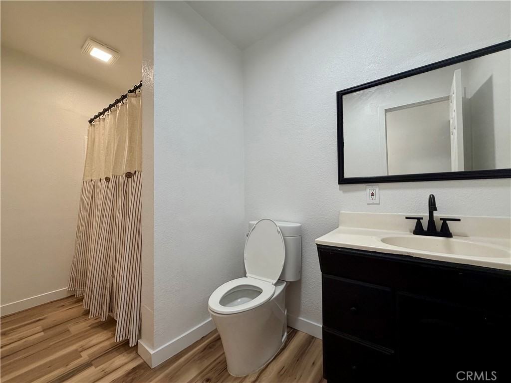 2615 E 135th St #2615 - Photo 5 of 7