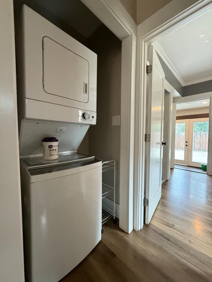 2115 3rd Street #2115AB - Photo 3 of 7