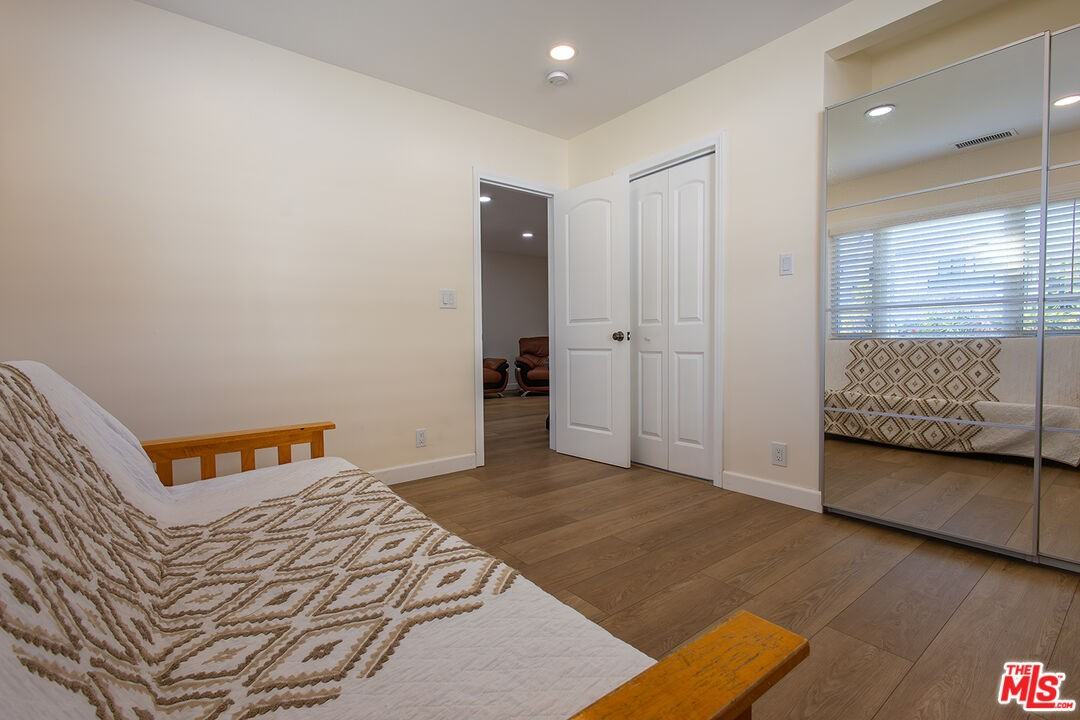 5123 Noble Avenue #5123 - Photo 5 of 22