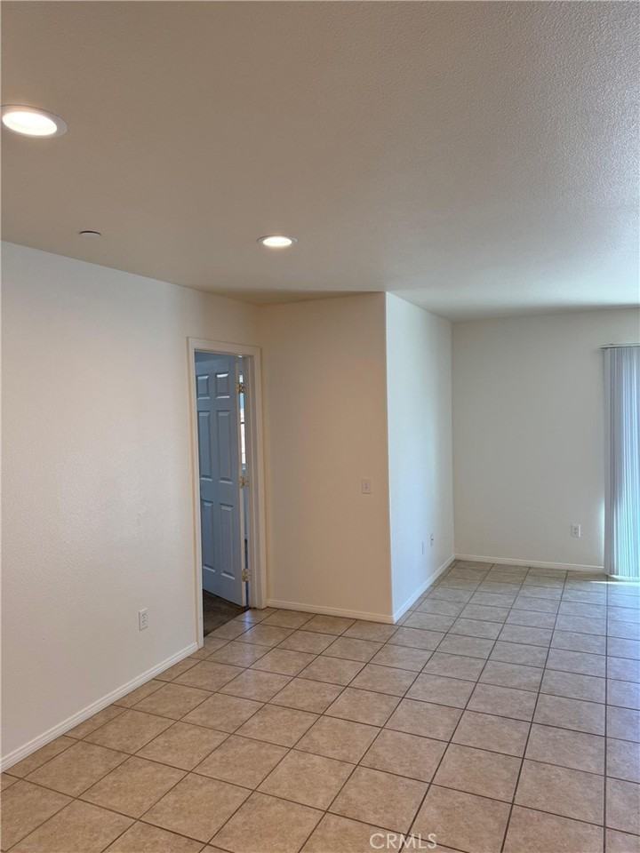 55215 Airlane Drive #55215A - Photo 6 of 23