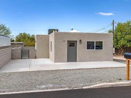 featured image of 938 East Waverly Street