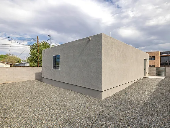 938 East Waverly Street - Photo 3 of 18