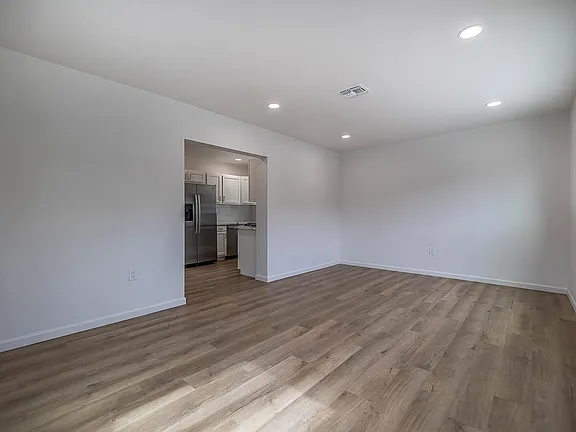 938 East Waverly Street - Photo 5 of 18