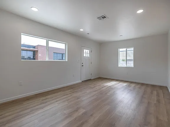 938 East Waverly Street - Photo 6 of 18