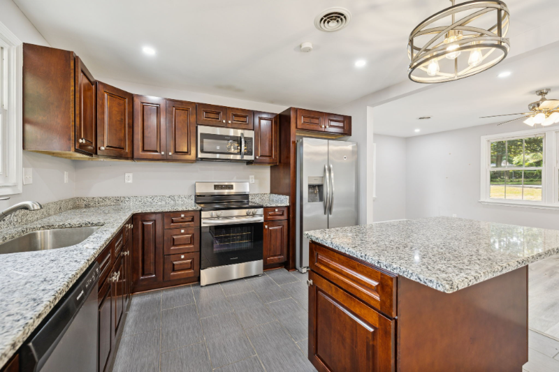 102 Warren Court - Photo 5 of 20