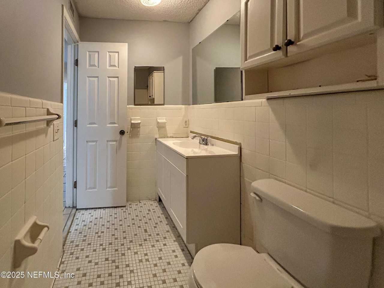 1124 Woodruff Ave #1124-8 - Photo 5 of 20