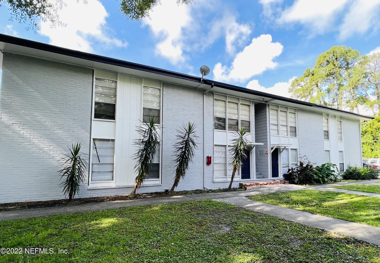 1124 Woodruff Ave #1124-8 - Photo 7 of 20