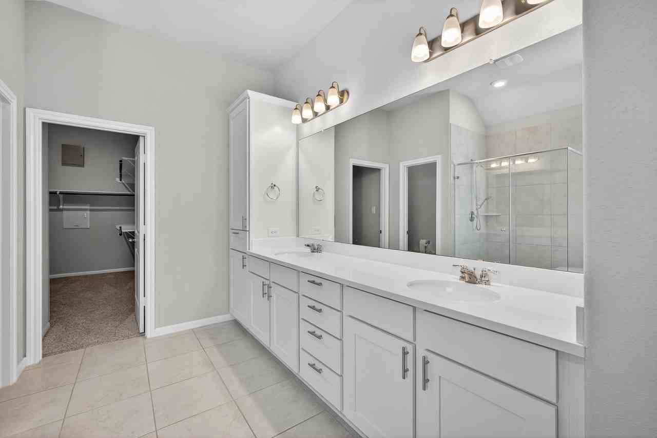 31218 Pinebrook Falls Lane #31218 - Photo 3 of 37