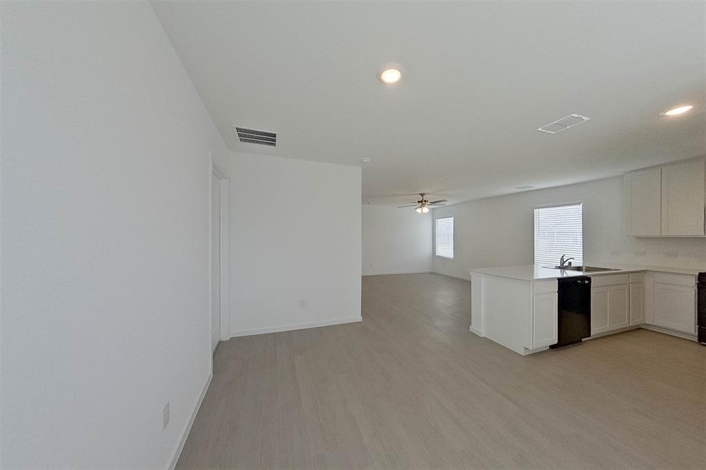 1601 Parliar St #1601 - Photo 5 of 29