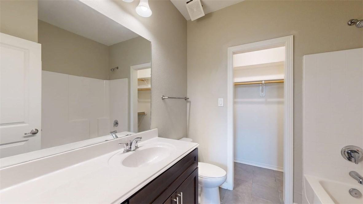 2005 South Harvey Mitchell Parkway #2005 - Photo 6 of 39