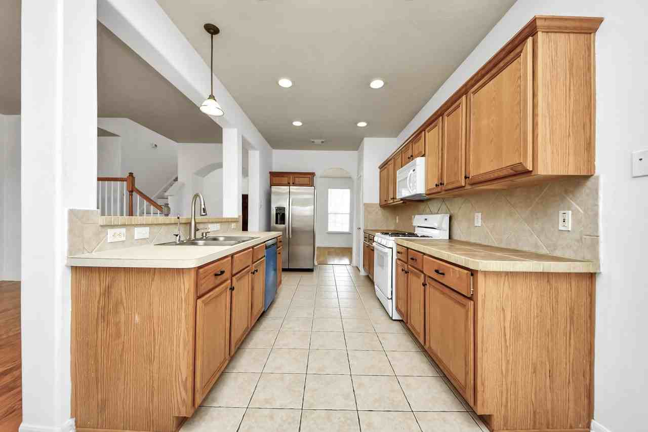 13114 Oak Ledge Drive #13114 - Photo 4 of 42