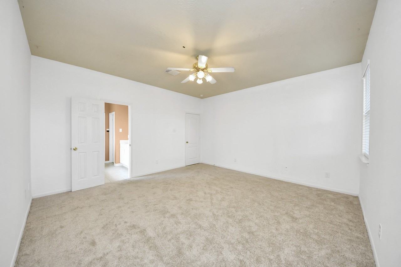 13114 Oak Ledge Drive #13114 - Photo 5 of 42