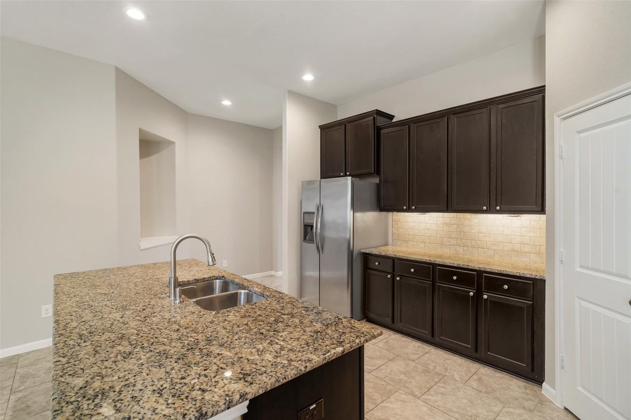 2722 Kaman Lane #2722 - Photo 3 of 26