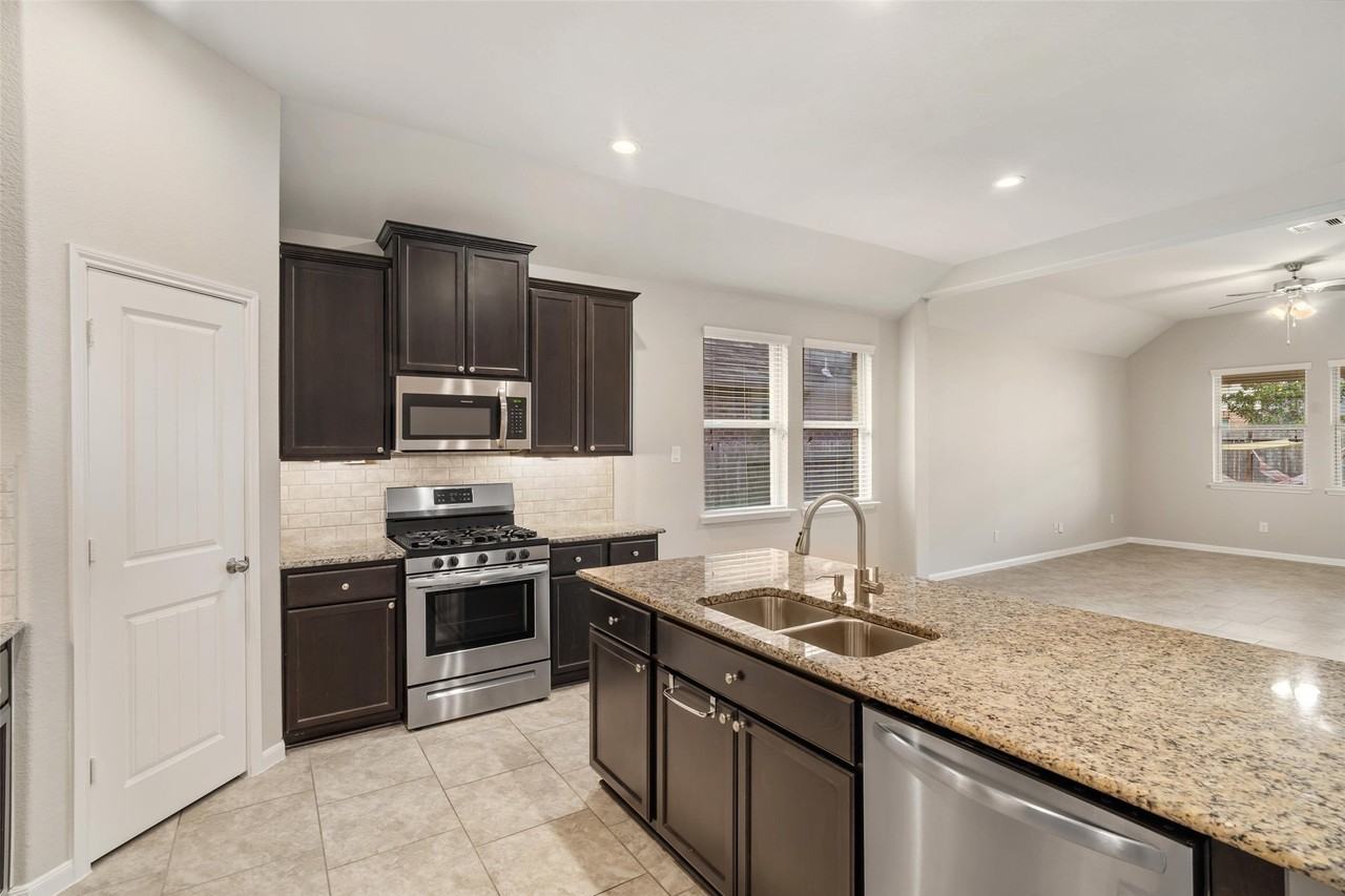 2722 Kaman Lane #2722 - Photo 4 of 26